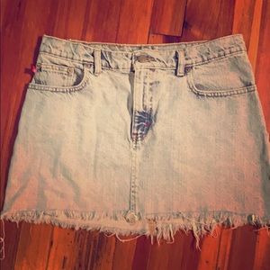 really cute vintage high waisted jean mini skirt.